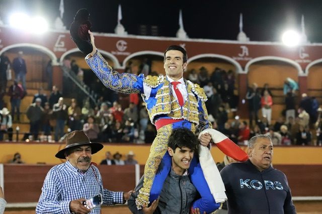 ce2398eb-7045-4d98-b740-d93cbe7e2c92